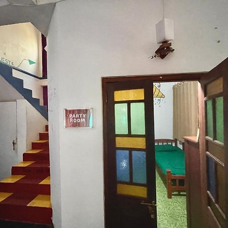 Rockstel Towers Backpacker Hostel Unawatuna Dış mekan fotoğraf