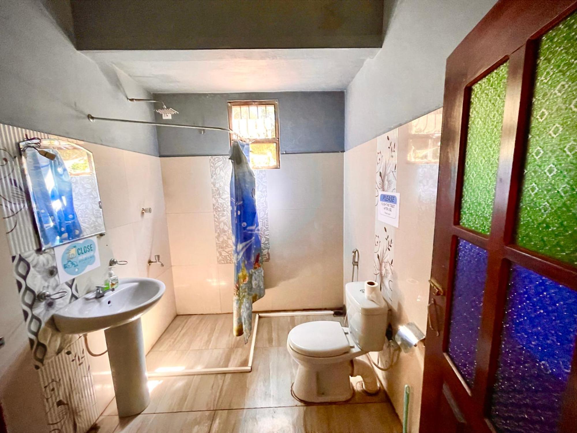 Rockstel Towers Backpacker Hostel Unawatuna Dış mekan fotoğraf