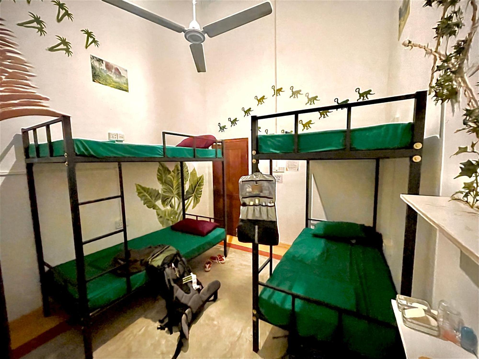 Rockstel Towers Backpacker Hostel Unawatuna Dış mekan fotoğraf